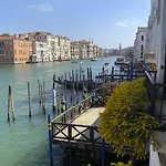 Luxury Apartment On The Grand Canal